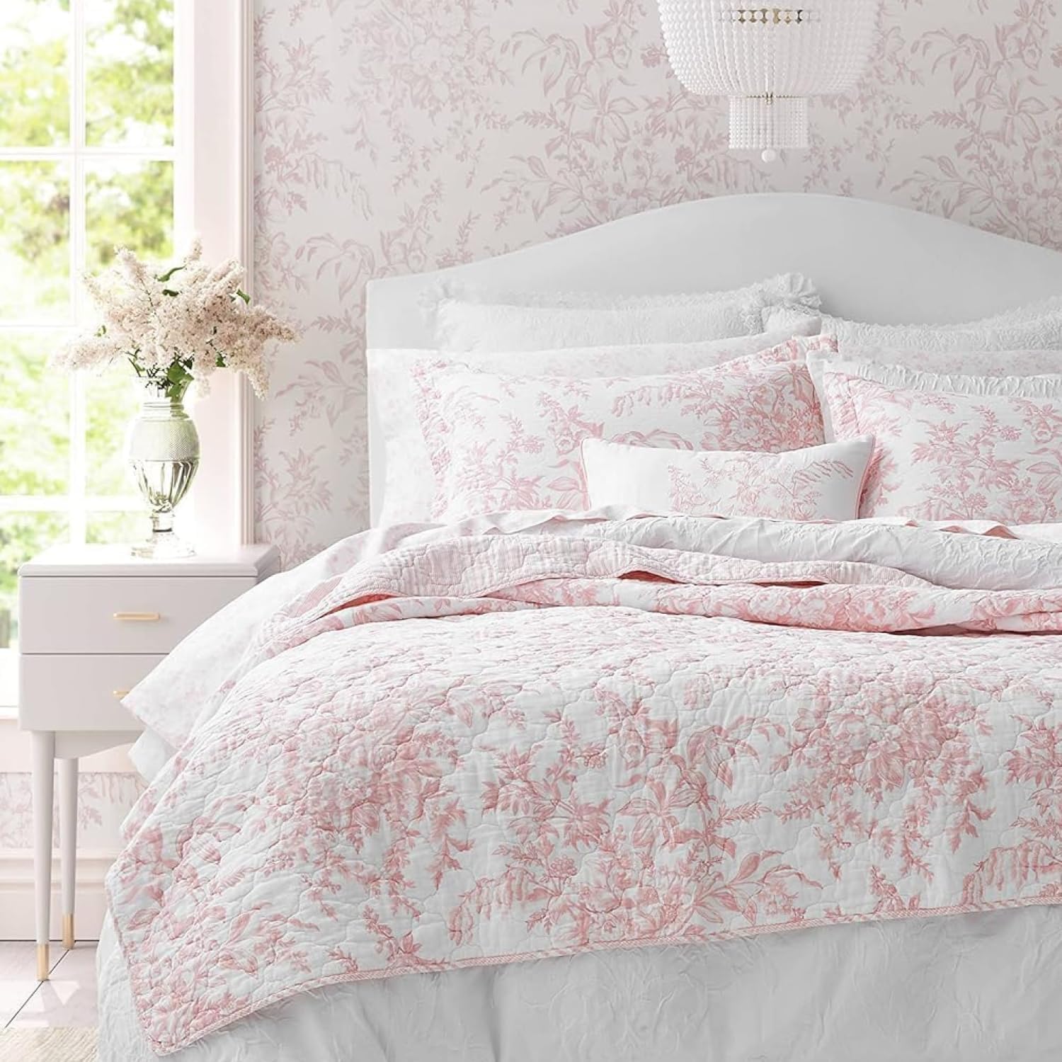 Laura Ashley - Queen Quilt Set, 100% Cotton Cover with Cotton Blend Fill, Prewashed for Softness, Reversible Floral Bedding with Matching Shams (Pink)